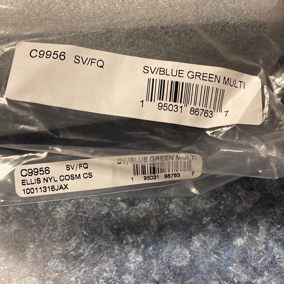 Coach Ellis cosmetic bag. - Picture 6 of 6